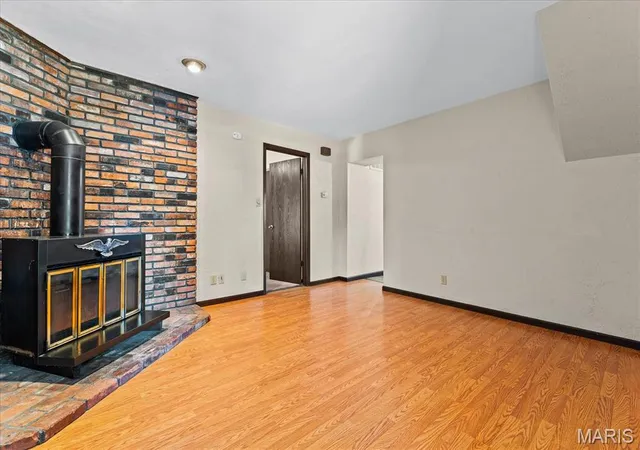 Photo 4 of Single family home for sale at 211 E Monroe St, Belleville, IL 62220 | MLS# MIS26062538 | Listing updated on 2026-10-01
