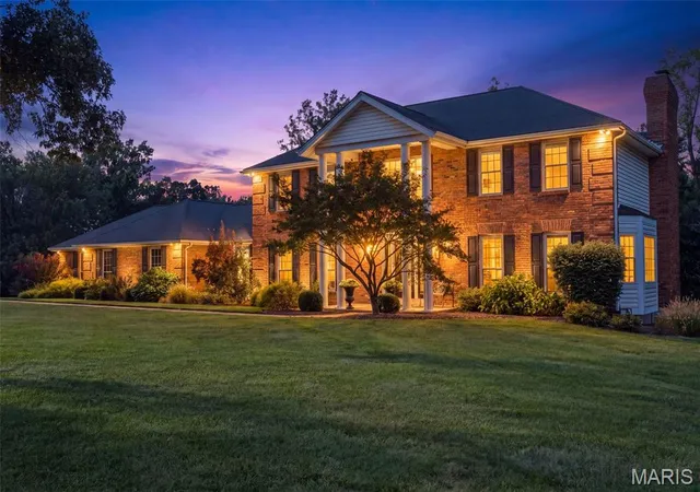 Photo 1 of Single family home for sale at 9 Clarkson Farm Dr, Chesterfield, MO 63017 | MLS# MIS26062539 | Listing updated on 2026-10-07