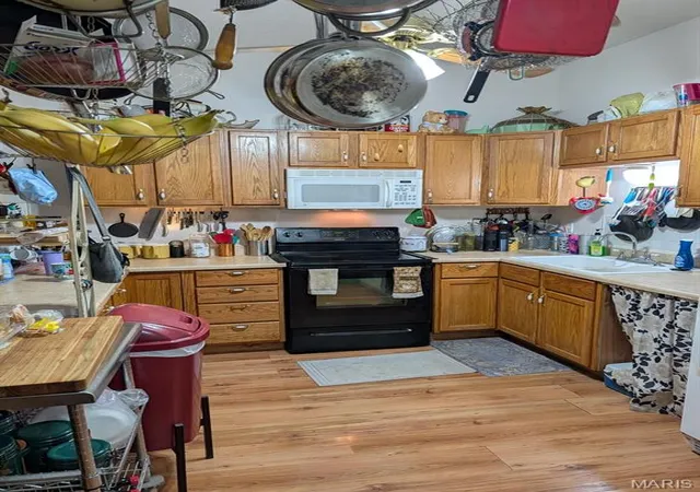Photo 3 of Multi family home for sale at 411 M Juniper Ave, Morrisville, MO 65710 | MLS# MIS26062552 | Listing updated on 2026-09-28