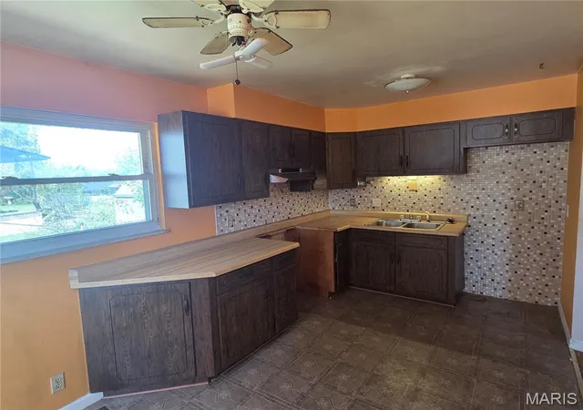 Photo 4 of Sale Pending at 3651 Weber Rd, Saint Louis, MO 63125 | MLS# MIS26062554 | Listing updated on 2026-10-05