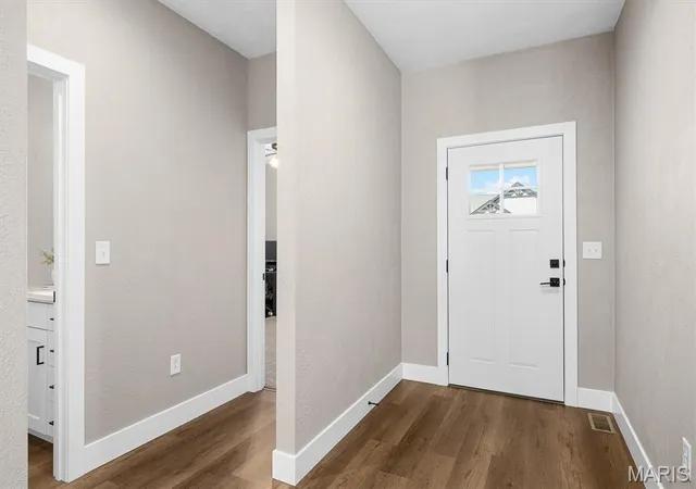 Photo 3 of Single family home for sale at 725 Conner Cir, Fairview Heights, IL 62208 | MLS# MIS26062555 | Listing updated on 2026-10-05