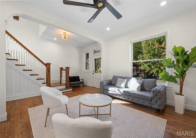 Photo 4 of Single family home for sale at 4252 Russell Blvd, Saint Louis, MO 63110 | MLS# MIS26062559 | Listing updated on 2026-10-18