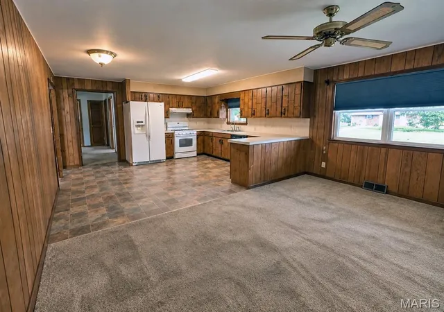 Photo 4 of Single family home for sale at 300 Christian Dr, Bloomfield, MO 63825 | MLS# MIS26062561 | Listing updated on 2026-09-28