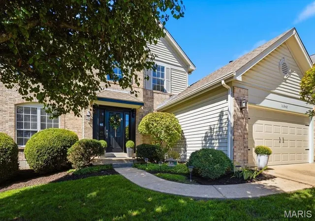 Photo 2 of Single family home for sale at 16948 Kingstowne Pl Dr, Wildwood, MO 63011 | MLS# MIS26062565 | Listing updated on 2026-10-07