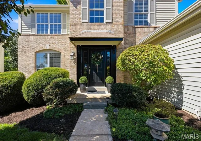 Photo 3 of Single family home for sale at 16948 Kingstowne Pl Dr, Wildwood, MO 63011 | MLS# MIS26062565 | Listing updated on 2026-10-07
