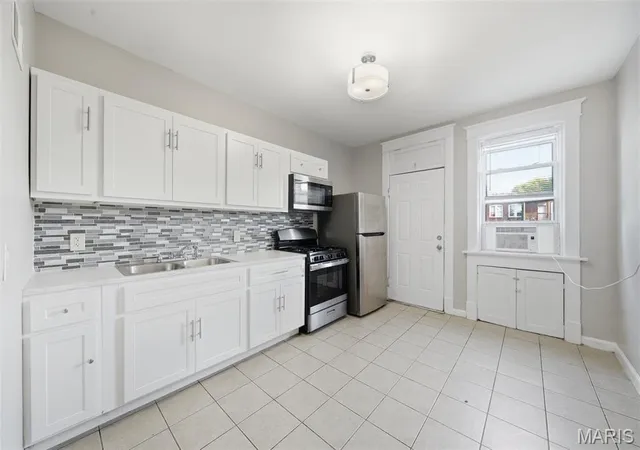 Photo 3 of Multi family home for sale at 3422 S Compton Ave, Saint Louis, MO 63118 | MLS# MIS26062567 | Listing updated on 2026-10-09