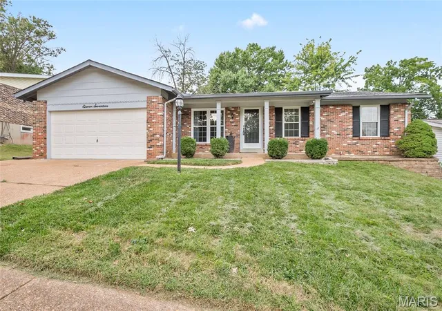 Photo 1 of Single family home for sale at 1117 Grenadier Ln, Manchester, MO 63021 | MLS# MIS26062568 | Listing updated on 2026-10-02