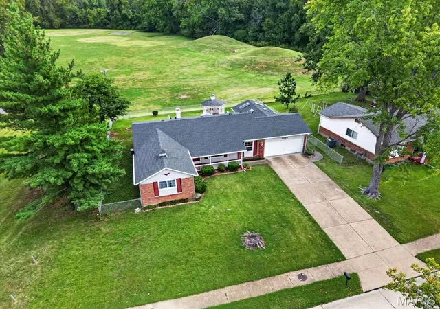 Photo 2 of Single family home for sale at 3040 Churchill Dr, Florissant, MO 63033 | MLS# MIS26062572 | Listing updated on 2026-10-05