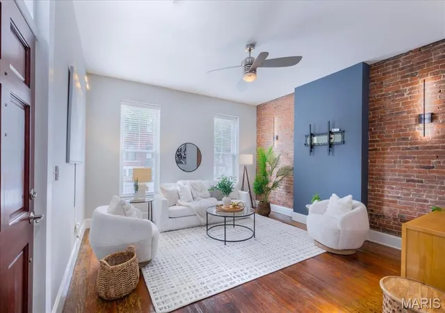 Photo 3 of Sale Pending at 2414 S 11th Street, Saint Louis, MO 63104 | MLS# MIS26062573 | Listing updated on 2026-10-19