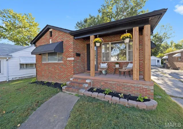 Photo 1 of Single family home for sale at 710 N Keebler Ave, Collinsville, IL 62234 | MLS# MIS26062576 | Listing updated on 2026-10-06