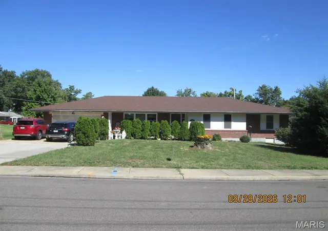 Photo 1 of Sale Pending at 10095 Thorpe Ave, Saint Louis, MO 63114 | MLS# MIS26062581 | Listing updated on 2026-09-30