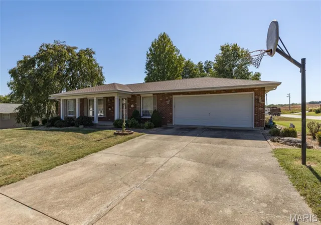 Photo 3 of Single family home for sale at 78 Oakwood Dr, Sainte Genevieve, MO 63670 | MLS# MIS26062584 | Listing updated on 2026-10-08