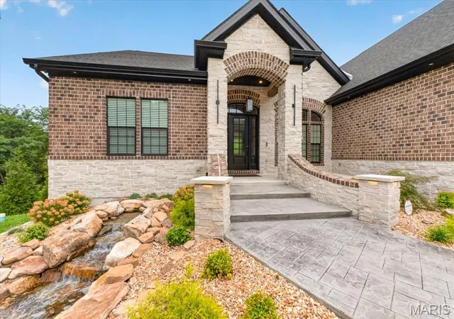 Photo 3 of Single family home for sale at 10 Crestwood Bnd Ct, Black Jack, MO 63033 | MLS# MIS26062585 | Listing updated on 2026-10-05
