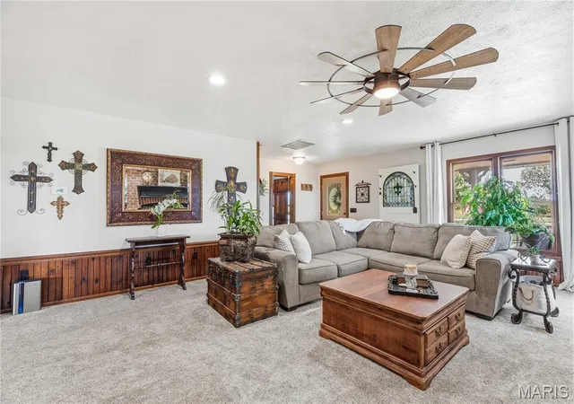 Photo 4 of Single family home for sale at 33961 Hwy D, Eldridge, MO 65463 | MLS# MIS26062590 | Listing updated on 2026-09-29