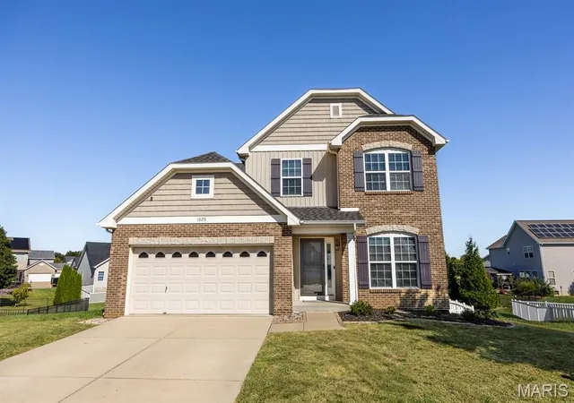 Photo 1 of Sale Pending at 1028 Grassland Ct, Belleville, IL 62221 | MLS# MIS26062597 | Listing updated on 2026-10-03