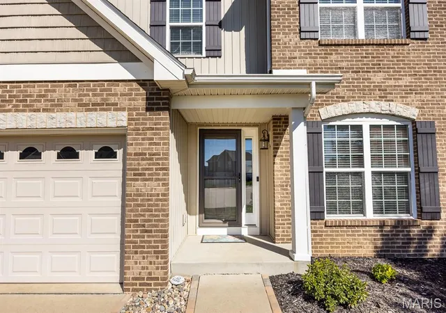 Photo 3 of Sale Pending at 1028 Grassland Ct, Belleville, IL 62221 | MLS# MIS26062597 | Listing updated on 2026-10-03