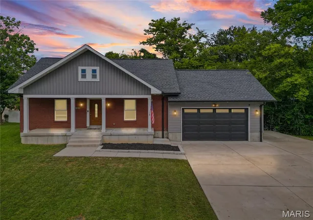 Photo 1 of Single family home for sale at 4593 Old Baumgartner Rd, Saint Louis, MO 63129 | MLS# MIS26062606 | Listing updated on 2026-09-30