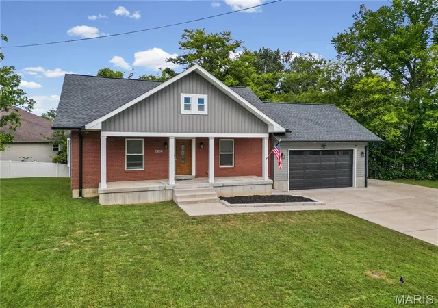 Photo 3 of Single family home for sale at 4593 Old Baumgartner Rd, Saint Louis, MO 63129 | MLS# MIS26062606 | Listing updated on 2026-09-30