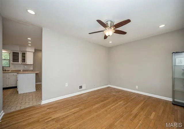 Photo 3 of Sale Pending at 4345 Ringer Rd, Saint Louis, MO 63129 | MLS# MIS26062608 | Listing updated on 2026-10-05