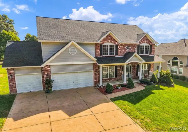Photo 3 of Single family home for sale at 559 John Meyer Dr, Saint Charles, MO 63304 | MLS# MIS26062610 | Listing updated on 2026-10-05