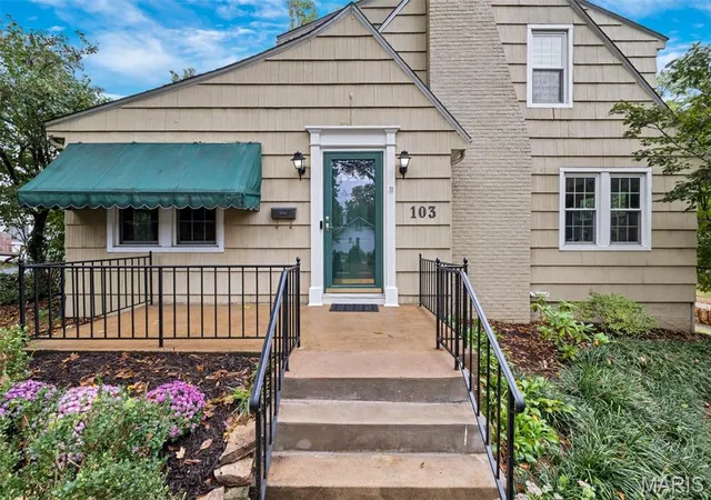 Photo 2 of Single family home for sale at 103 S Maple Ave, Saint Louis, MO 63119 | MLS# MIS26062613 | Listing updated on 2026-10-19