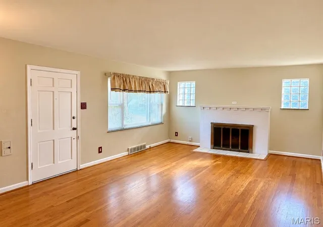 Photo 3 of Sale Pending at 5621 January Ave, Saint Louis, MO 63109 | MLS# MIS26062615 | Listing updated on 2026-10-13