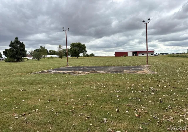 Photo 4 of Single family home for sale at 546 S 5th Street, Witt, IL 62094 | MLS# MIS26062616 | Listing updated on 2026-09-28