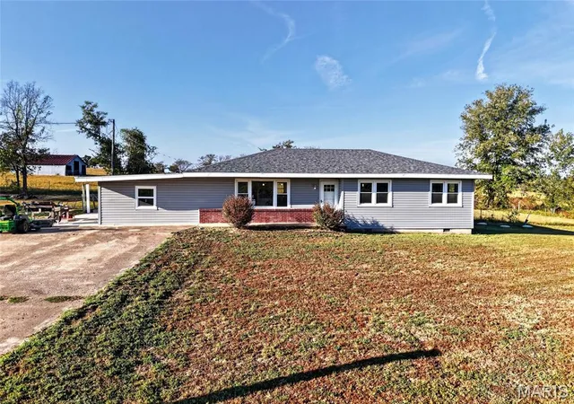 Photo 1 of Single family home for sale at 26853 Highway O, Lebanon, MO 65536 | MLS# MIS26062617 | Listing updated on 2026-09-29