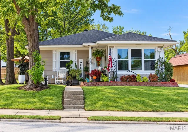 Photo 1 of Single family home for sale at 909 Grand St, Fulton, MO 65251 | MLS# MIS26062619 | Listing updated on 2026-10-09