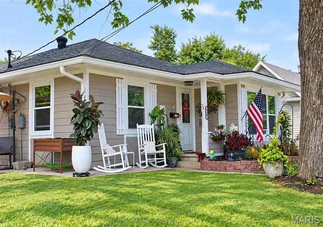 Photo 2 of Single family home for sale at 909 Grand St, Fulton, MO 65251 | MLS# MIS26062619 | Listing updated on 2026-10-09