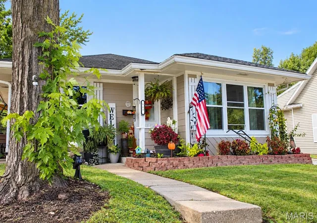 Photo 4 of Single family home for sale at 909 Grand St, Fulton, MO 65251 | MLS# MIS26062619 | Listing updated on 2026-10-09