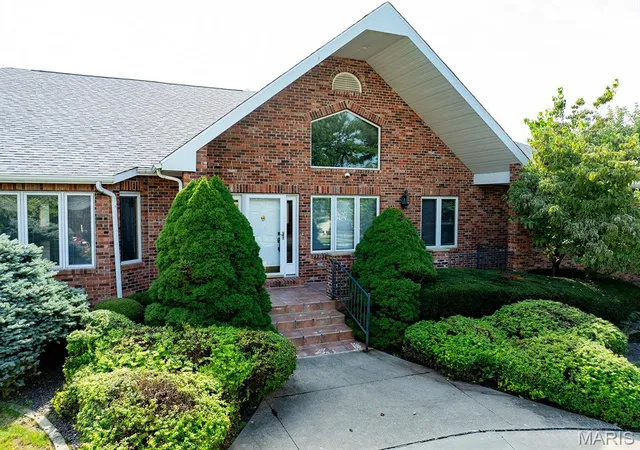 Photo 2 of Single family home for sale at 1 Orchard Point Rd, Hannibal, MO 63401 | MLS# MIS26062624 | Listing updated on 2026-10-01
