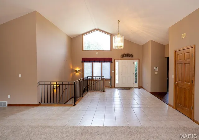 Photo 3 of Single family home for sale at 1 Orchard Point Rd, Hannibal, MO 63401 | MLS# MIS26062624 | Listing updated on 2026-10-01
