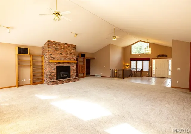 Photo 3 of Single family home for sale at 1 Orchard Point Rd, Hannibal, MO 63401 | MLS# MIS26062624 | Listing updated on 2026-10-01