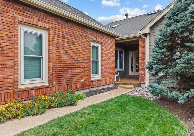 Photo 2 of Townhouse for sale at 14330 Cedar Springs Dr, Chesterfield, MO 63017 | MLS# MIS26062625 | Listing updated on 2026-10-17