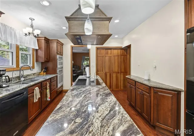Photo 4 of Single family home for sale at 1717 S 11th Street, Belleville, IL 62226 | MLS# MIS26062628 | Listing updated on 2026-10-21
