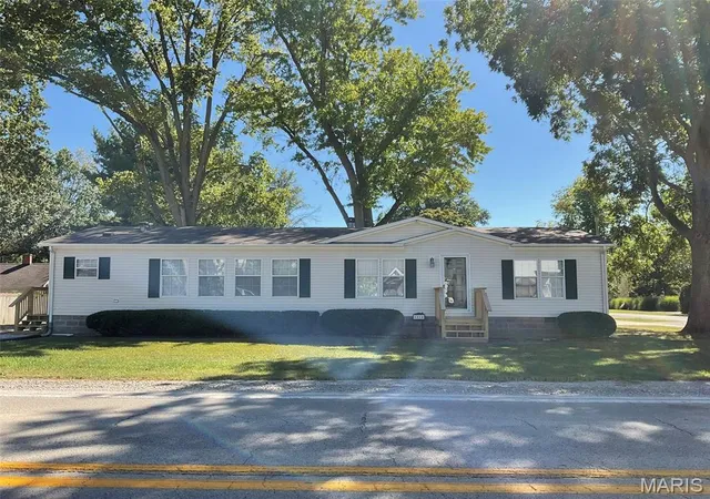 Photo 1 of Single family home for sale at 1014 W Main St, Alhambra, IL 62001 | MLS# MIS26062632 | Listing updated on 2026-10-02