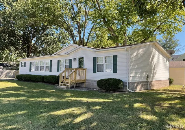Photo 2 of Single family home for sale at 1014 W Main St, Alhambra, IL 62001 | MLS# MIS26062632 | Listing updated on 2026-10-02