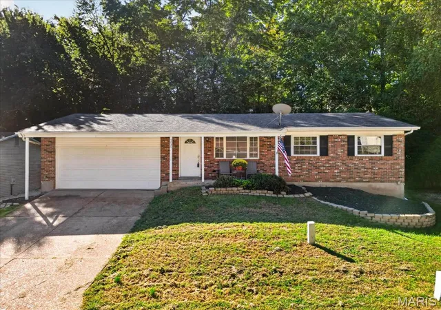 Photo 1 of Single family home for sale at 5034 Country Valley Dr, Imperial, MO 63052 | MLS# MIS26062637 | Listing updated on 2026-10-09