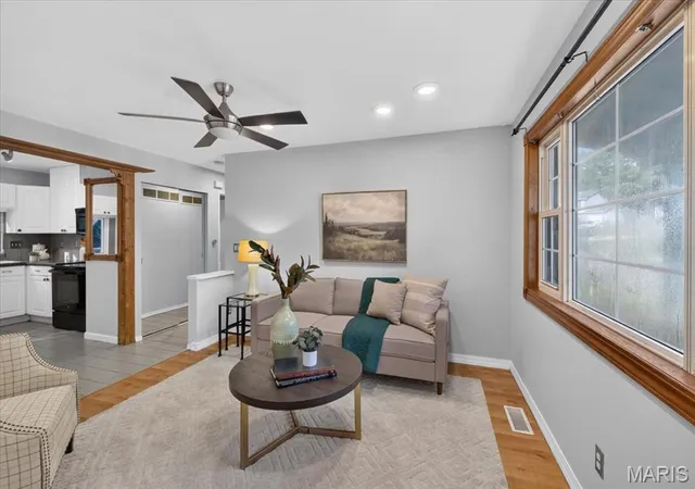 Photo 3 of Single family home for sale at 5034 Country Valley Dr, Imperial, MO 63052 | MLS# MIS26062637 | Listing updated on 2026-10-09