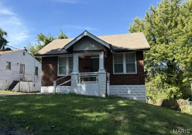 Photo 1 of Single family home for sale at 409 Abston Ave, Ferguson, MO 63135 | MLS# MIS26062642 | Listing updated on 2026-10-28