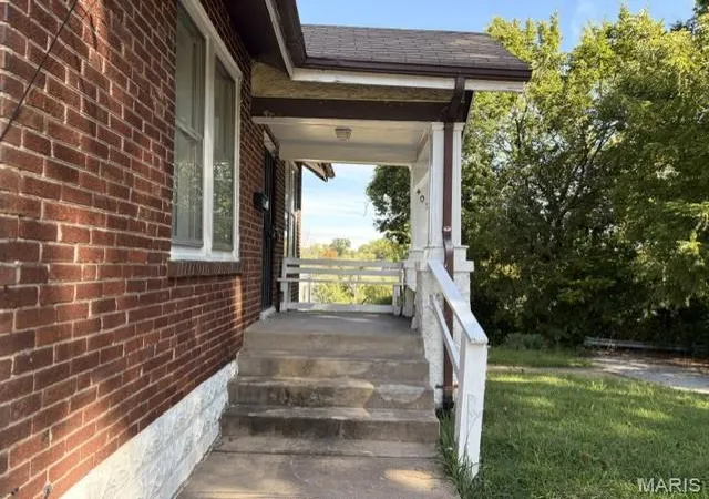 Photo 2 of Single family home for sale at 409 Abston Ave, Ferguson, MO 63135 | MLS# MIS26062642 | Listing updated on 2026-10-28
