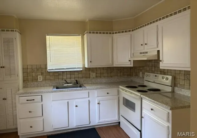 Photo 4 of Single family home for sale at 409 Abston Ave, Ferguson, MO 63135 | MLS# MIS26062642 | Listing updated on 2026-10-28