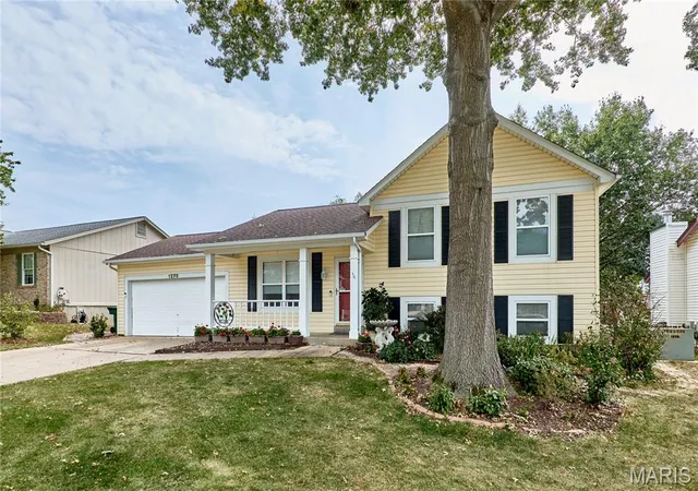 Photo 2 of Single family home for sale at 1270 Poseidon Ct, Saint Peters, MO 63376 | MLS# MIS26062648 | Listing updated on 2026-10-05