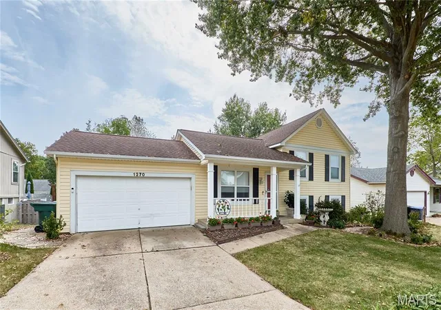 Photo 3 of Single family home for sale at 1270 Poseidon Ct, Saint Peters, MO 63376 | MLS# MIS26062648 | Listing updated on 2026-10-05