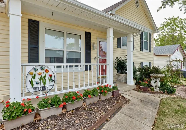Photo 3 of Single family home for sale at 1270 Poseidon Ct, Saint Peters, MO 63376 | MLS# MIS26062648 | Listing updated on 2026-10-05