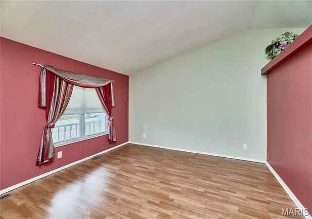Photo 4 of Single family home for sale at 1270 Poseidon Ct, Saint Peters, MO 63376 | MLS# MIS26062648 | Listing updated on 2026-10-05
