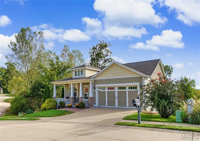 Photo 3 of Single family home for sale at 2326 Brister Hl Dr, Cape Girardeau, MO 63701 | MLS# MIS26062649 | Listing updated on 2026-10-02