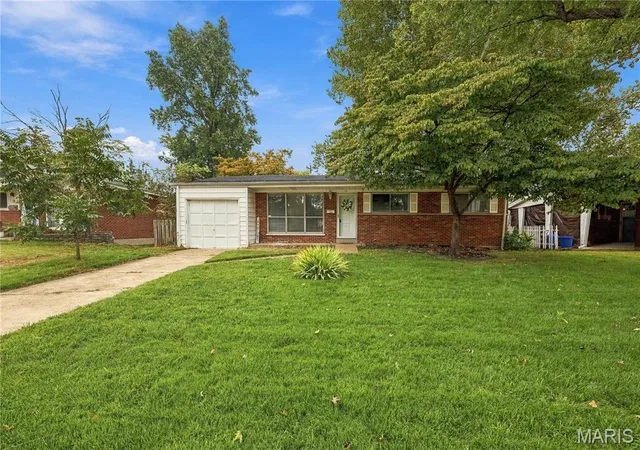 Photo 2 of Single family home for sale at 14 Tamma Ln, Hazelwood, MO 63042 | MLS# MIS26062652 | Listing updated on 2026-10-01
