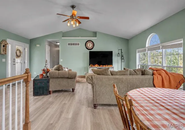 Photo 3 of Single family home for sale at 224 Washington Hts Dr, Washington, MO 63090 | MLS# MIS26062657 | Listing updated on 2026-10-21